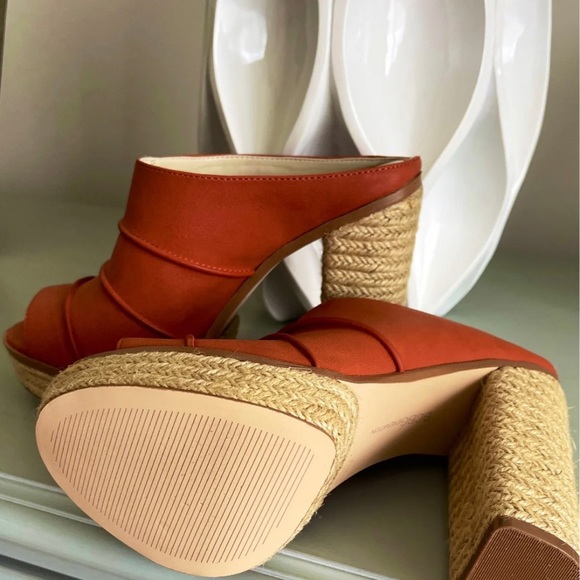 NEW BCBGENERATION Women's Espadrille Heels Sandals Slip On Shoes Platform - Picture 4 of 5